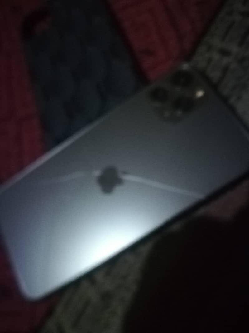 Apple iPhone 11 Pro Max 0