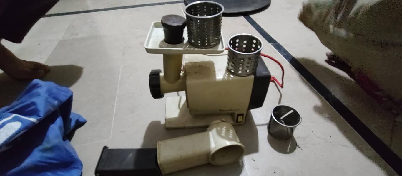 qeeme ki machine 0