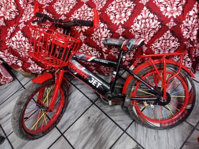 BICYCLE  FOR  BABY UNDER AGE 5. . . TO 8 YEAR CONDITIONS 10/10 COLOUR RED