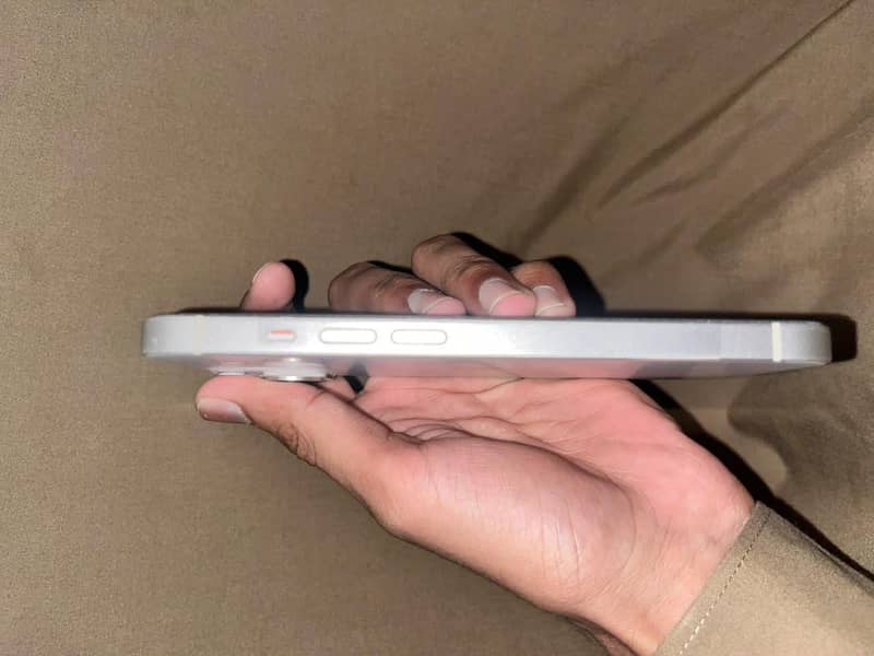 Apple iPhone 14 2