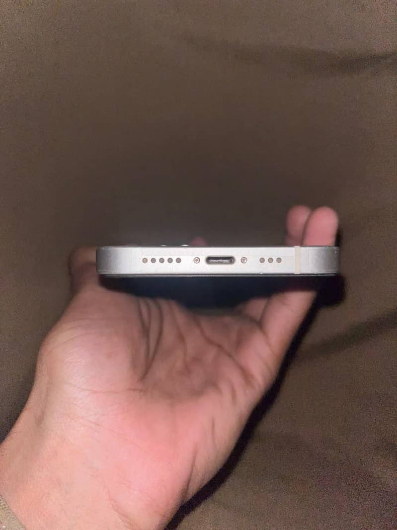 Apple iPhone 14 3