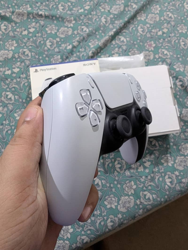 PS5 Controller Brand New Condition 1