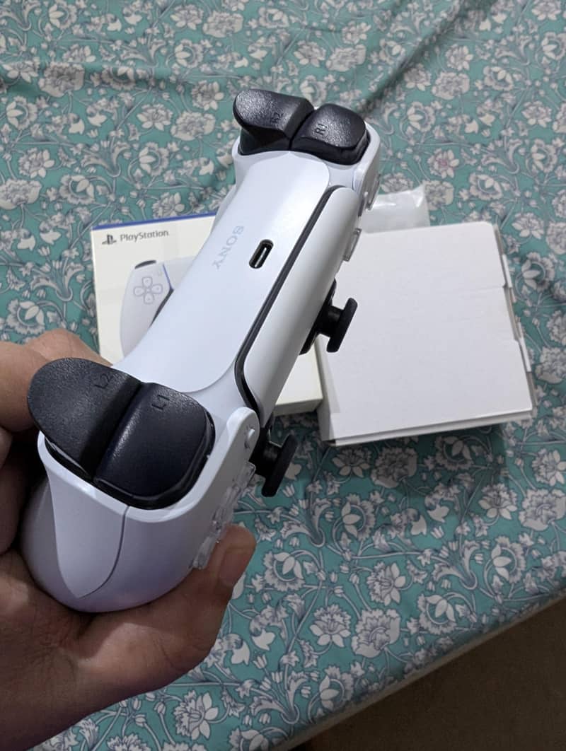 PS5 Controller Brand New Condition 2