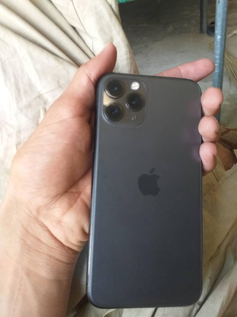 Apple iPhone 11 Pro 2