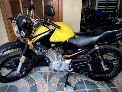 YAMAHA YBR 125G(2025 MODEL) |YELLOWISH |