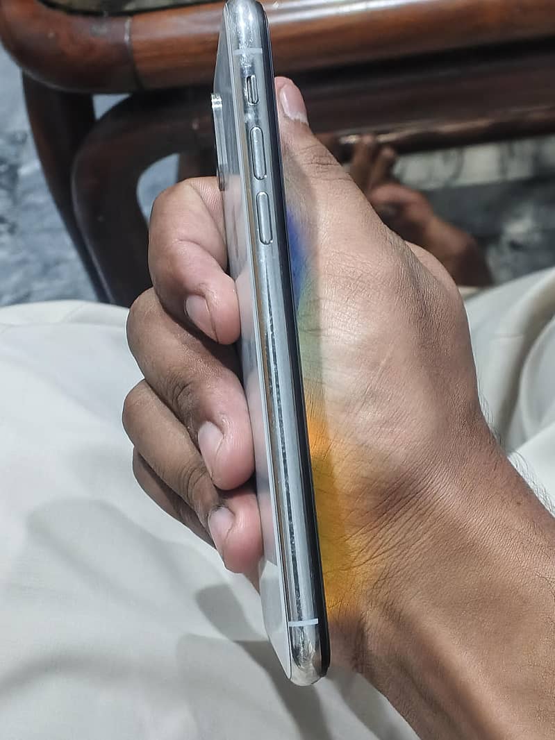 Apple iPhone X (64gb) 3