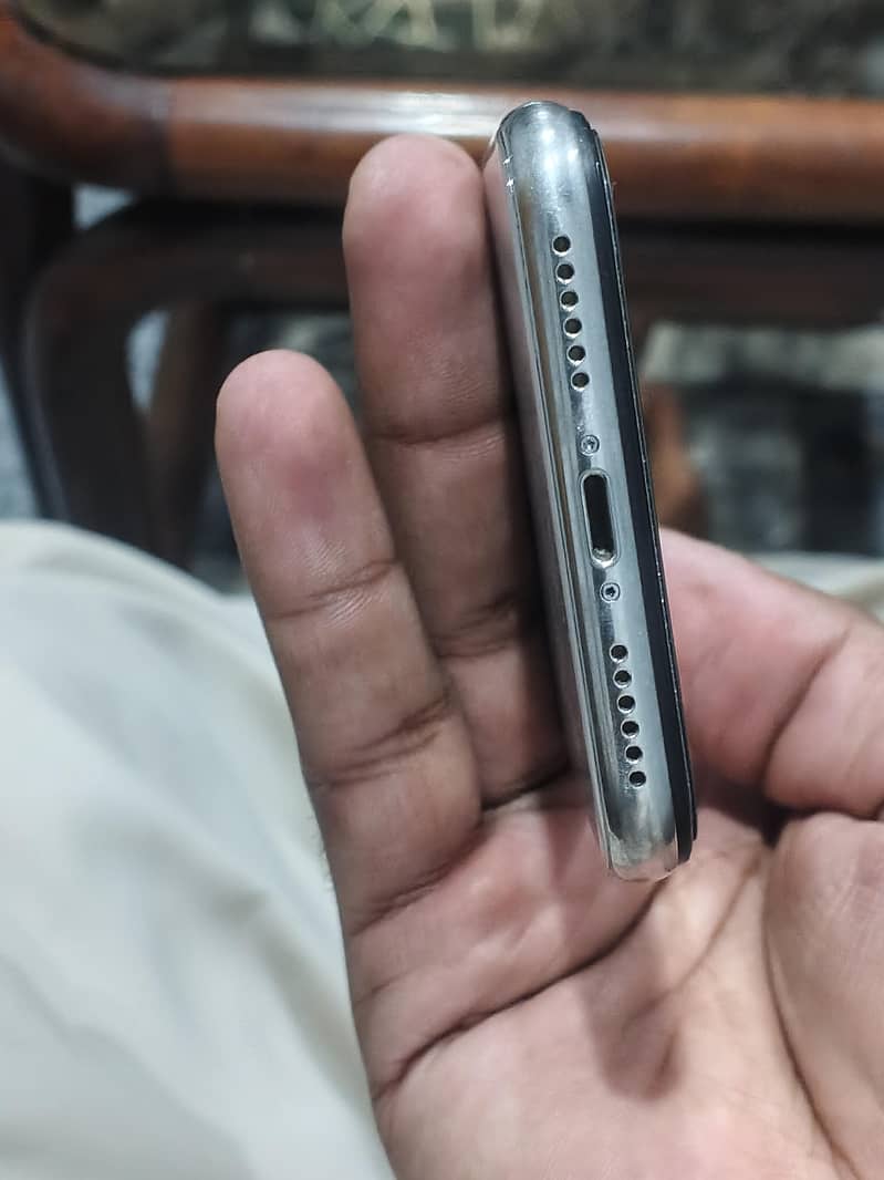 Apple iPhone X (64gb) 4