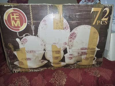 72 pcs diner set fore sale