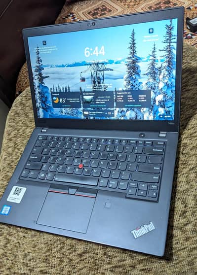 i5, 8th. . 8/256 ssd , TouchScreen. . . Battery 4 hrs