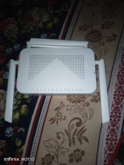 White XPON ONU WiFi Router – 4 Antennas | Fiber Internet