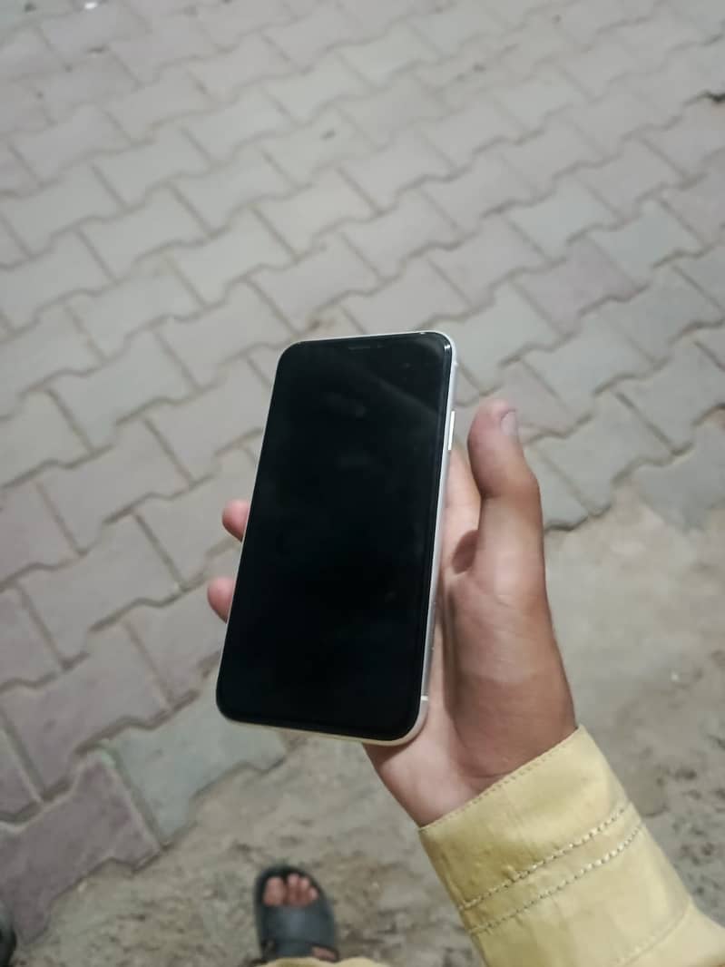 Apple iPhone XR 0