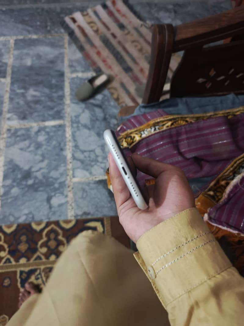 Apple iPhone XR 1