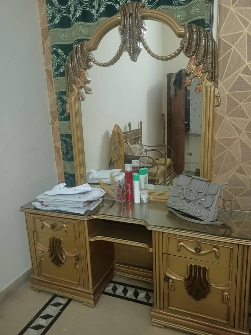 Bed Set With Dressing Table 2