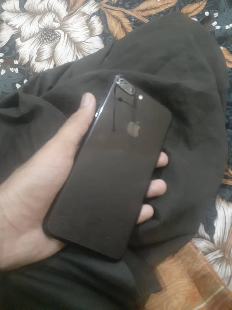 Apple iPhone 7 Plus 0