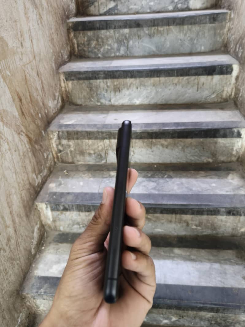 Google Pixel 8 3