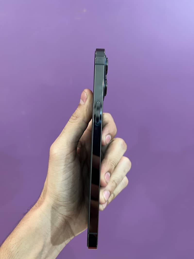 Apple iPhone 12 Pro Max 4