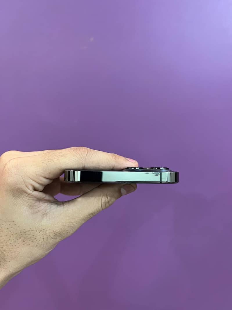 Apple iPhone 12 Pro Max 5