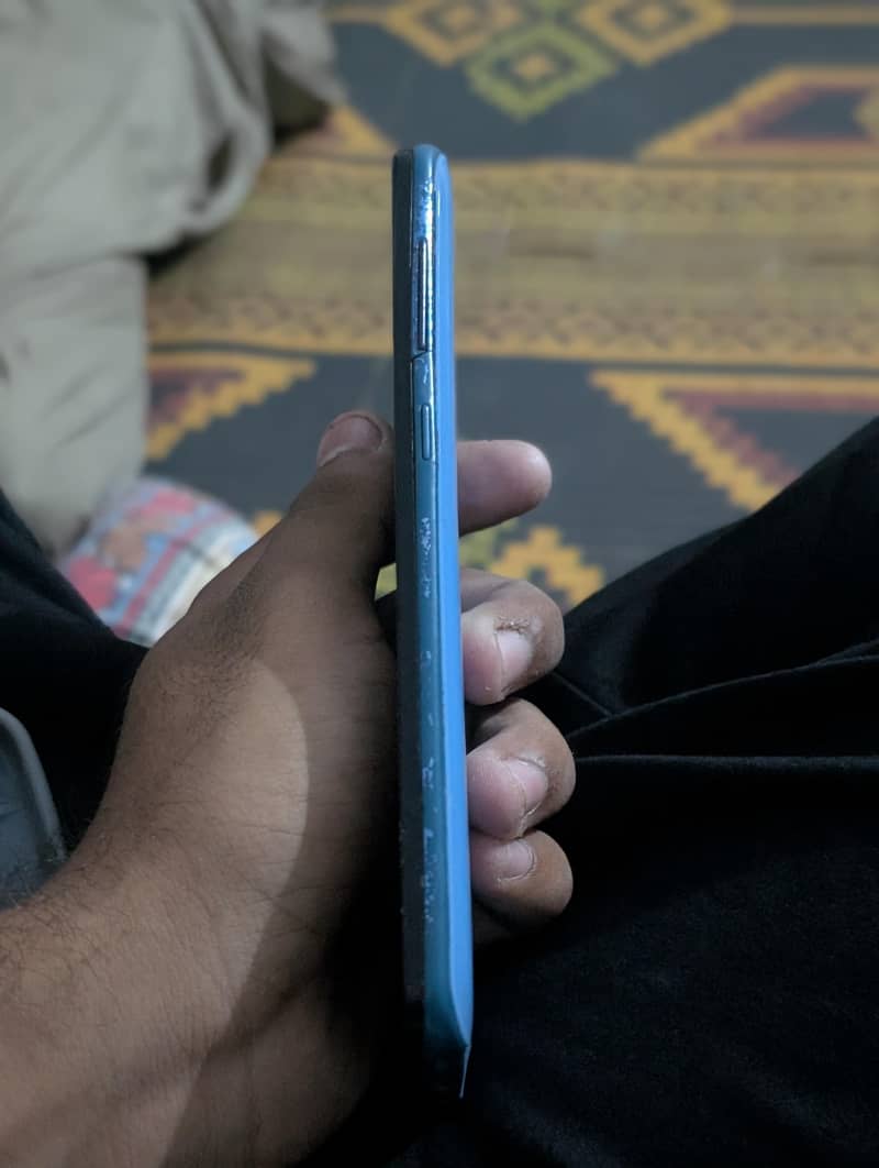 Samsung Mobile A30 4