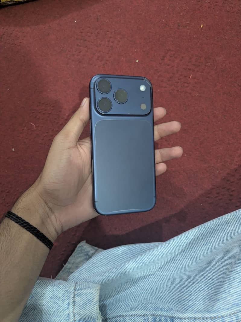 Apple iPhone 17 Pro 1