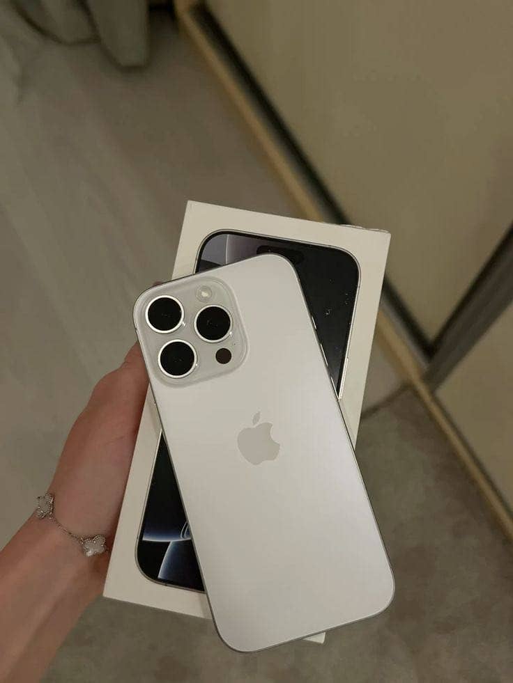 Apple iPhone 16 Pro Max 0