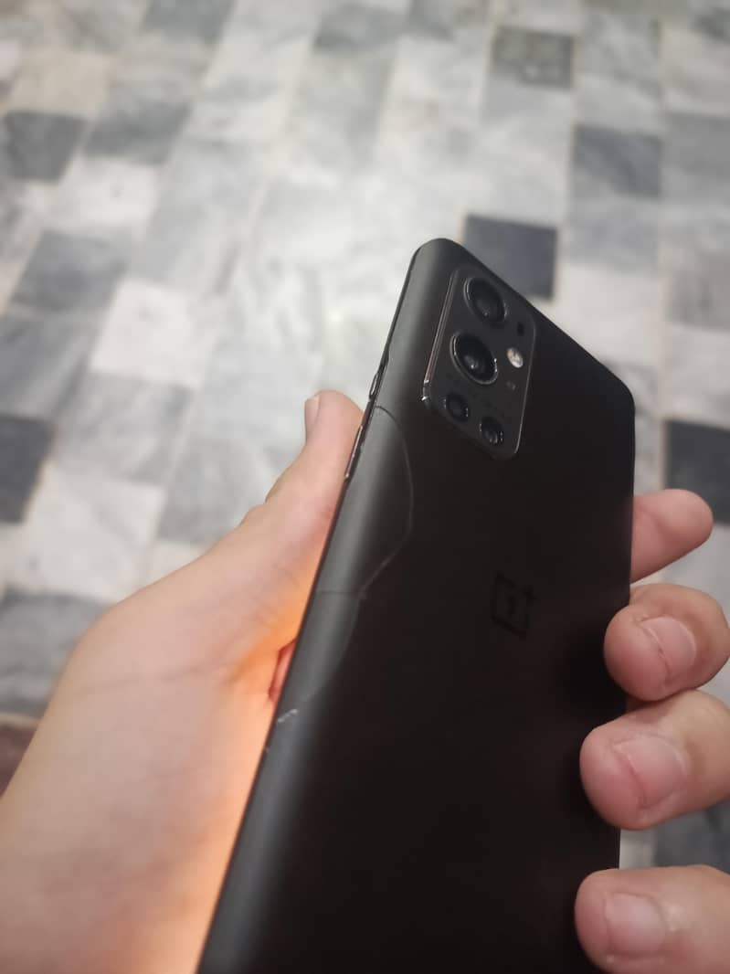 One Plus 9 Pro 4