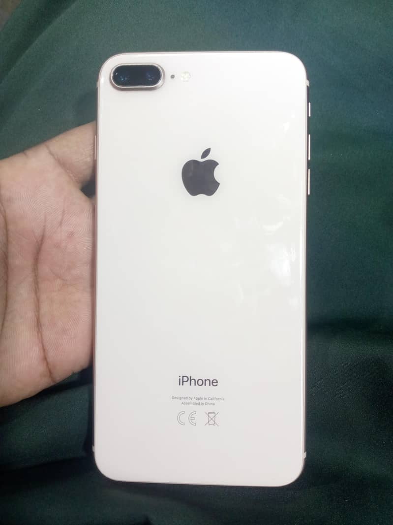 Apple iPhone 8 Plus 1