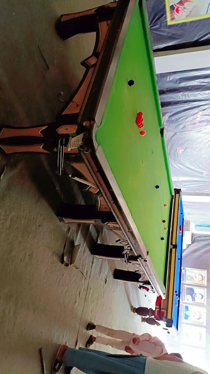 Snooker Table with all Access 1
