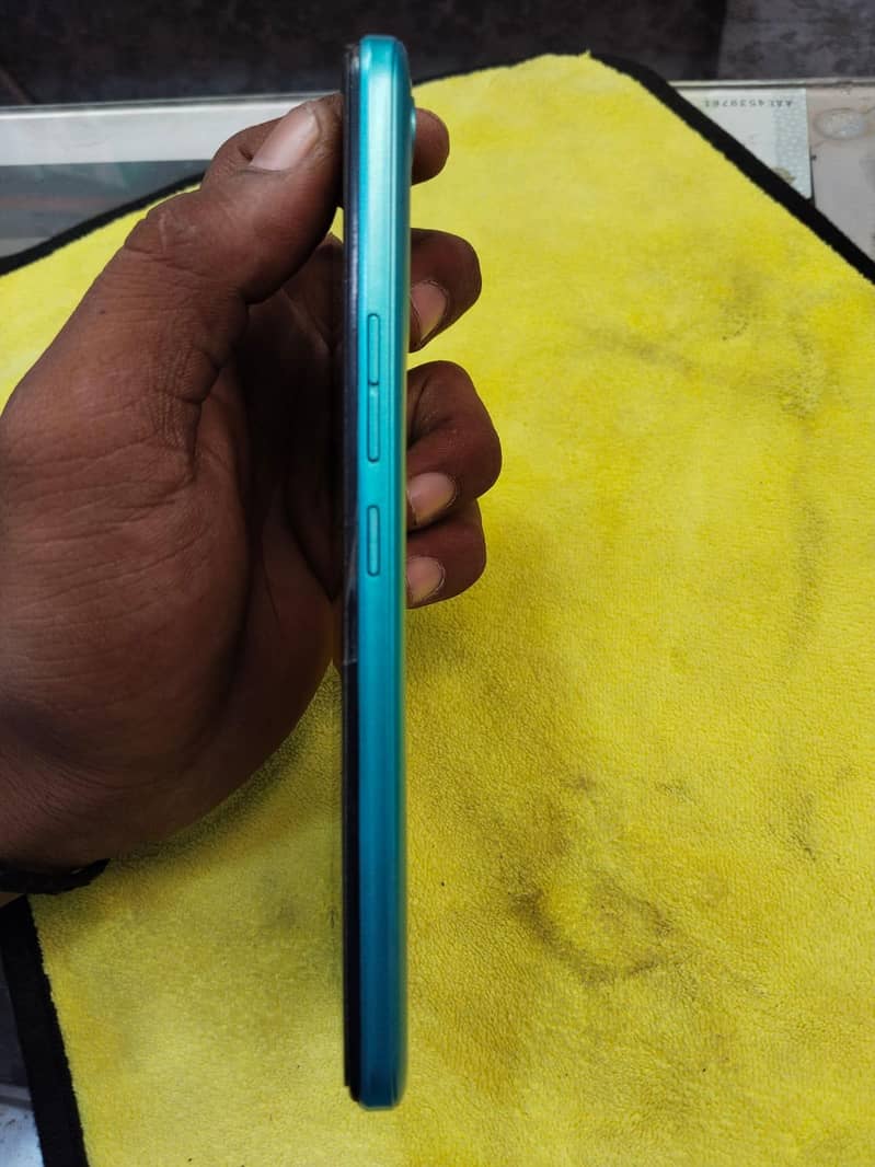 Tecno Spark 8C 3