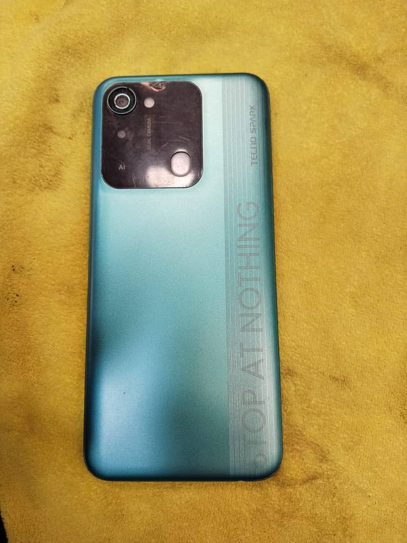 Tecno Spark 8C 4