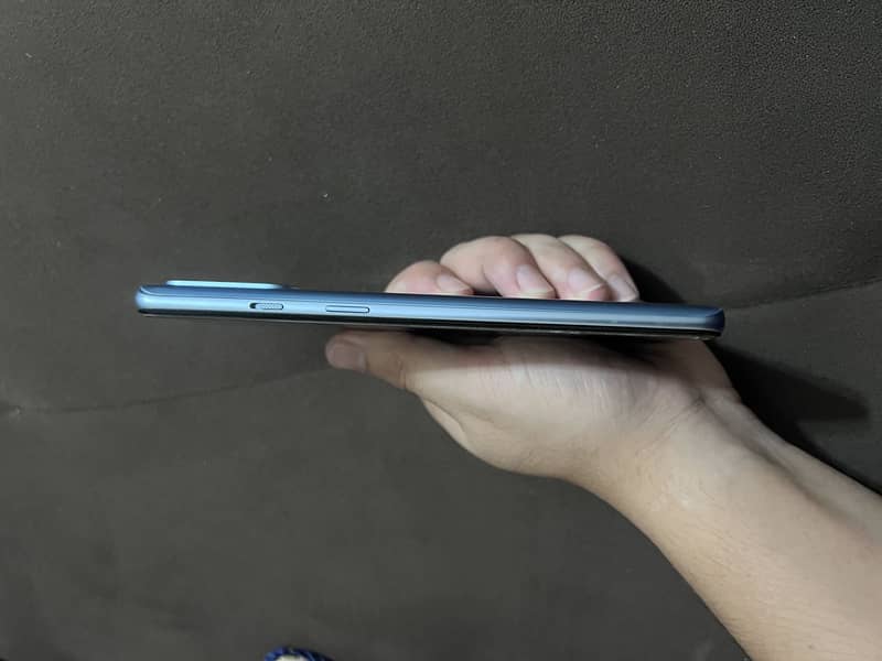 One Plus 9R 1