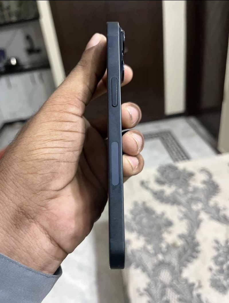 Apple iPhone 14 3