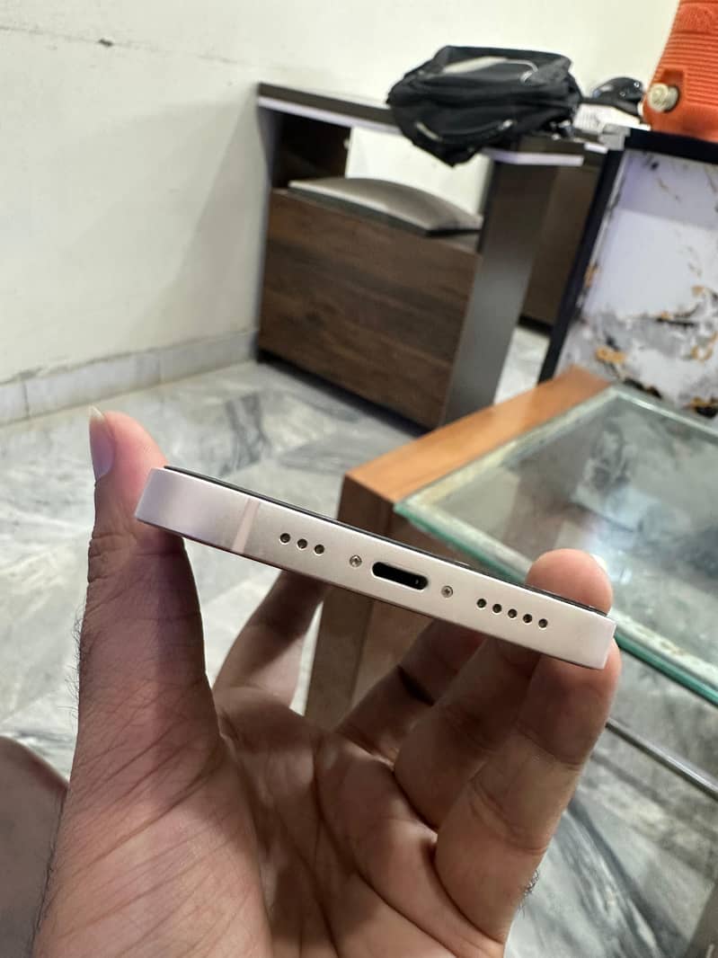 Apple iPhone 13 3