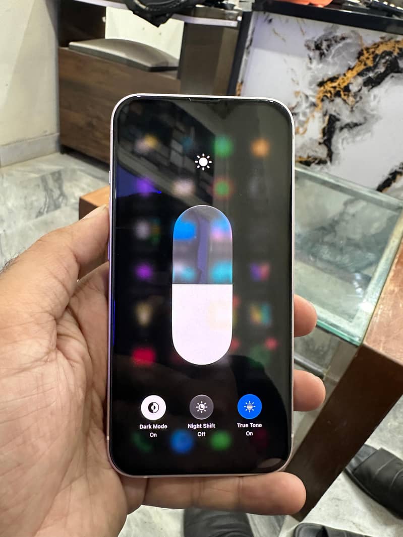 Apple iPhone 13 4