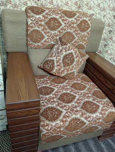 Brand new Sofa for sale one 1 used price negotiable for serious buyers