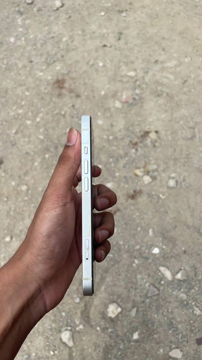 Apple iPhone 13 3