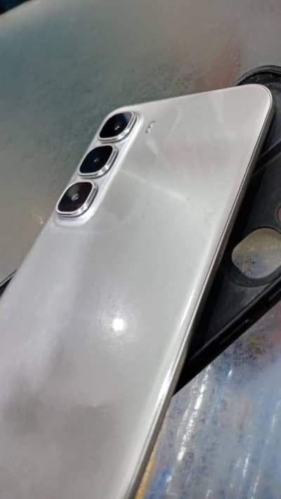 Infinix Hot 60 Pro Plus edge