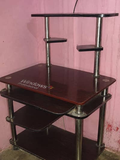 Computer table