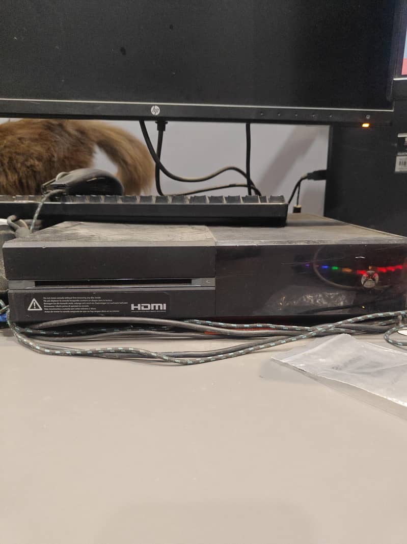 Xbox one 500GB without controller 0