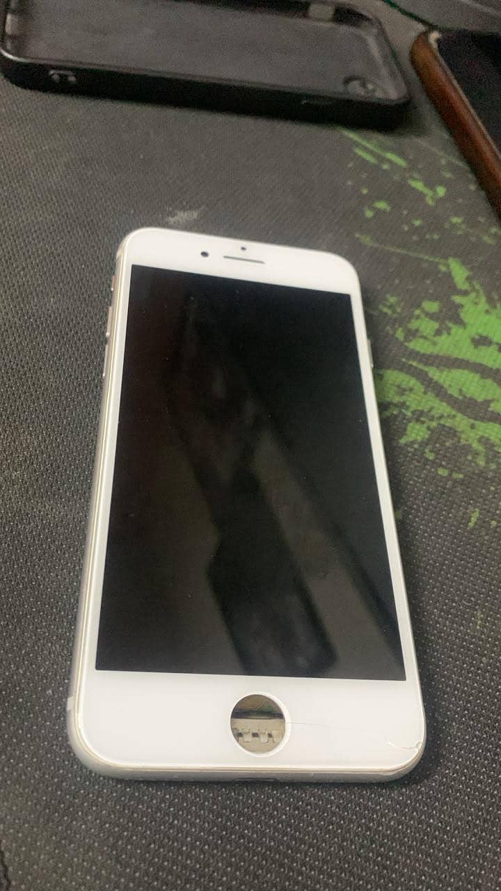 Apple iPhone 7 0
