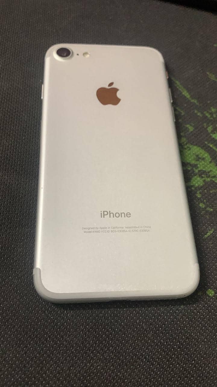 Apple iPhone 7 1