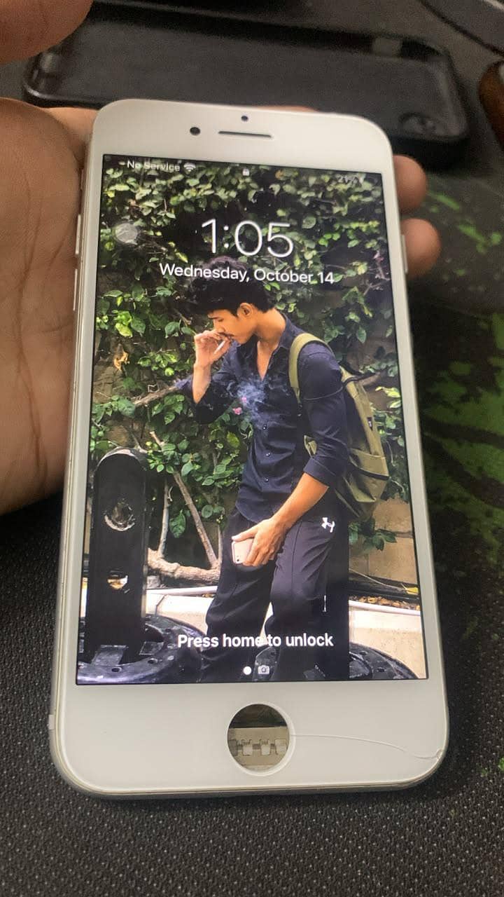 Apple iPhone 7 4