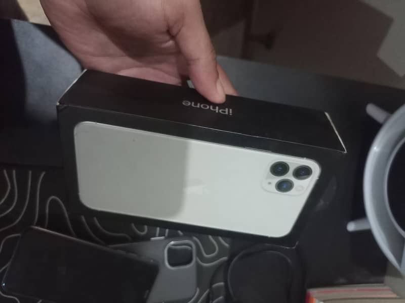 Apple iPhone 11 Pro Max 1