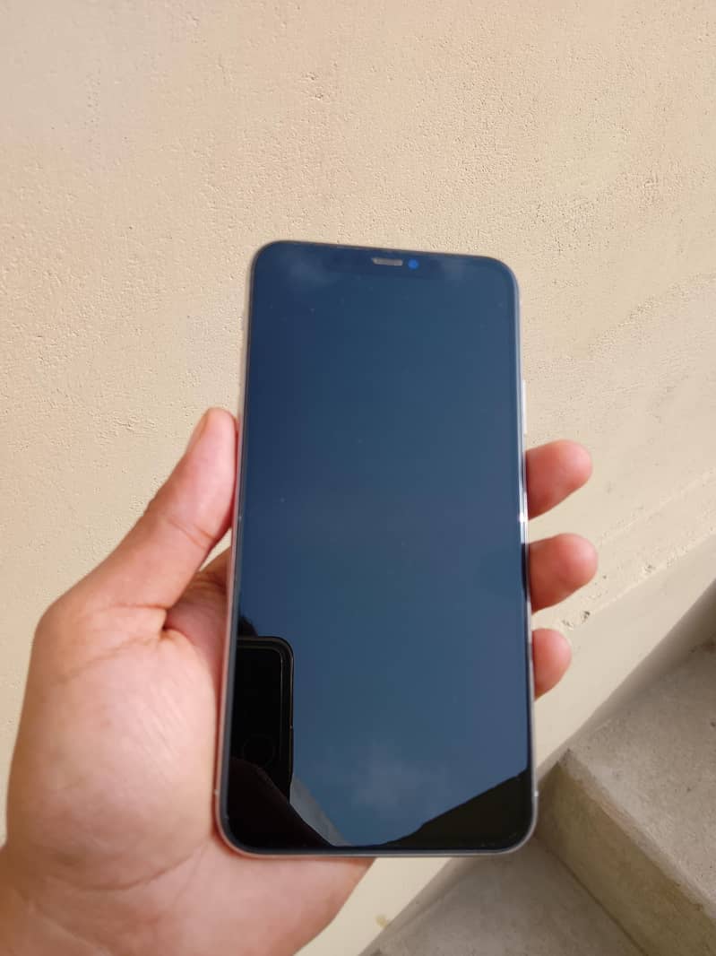 Apple iPhone 11 Pro Max 7