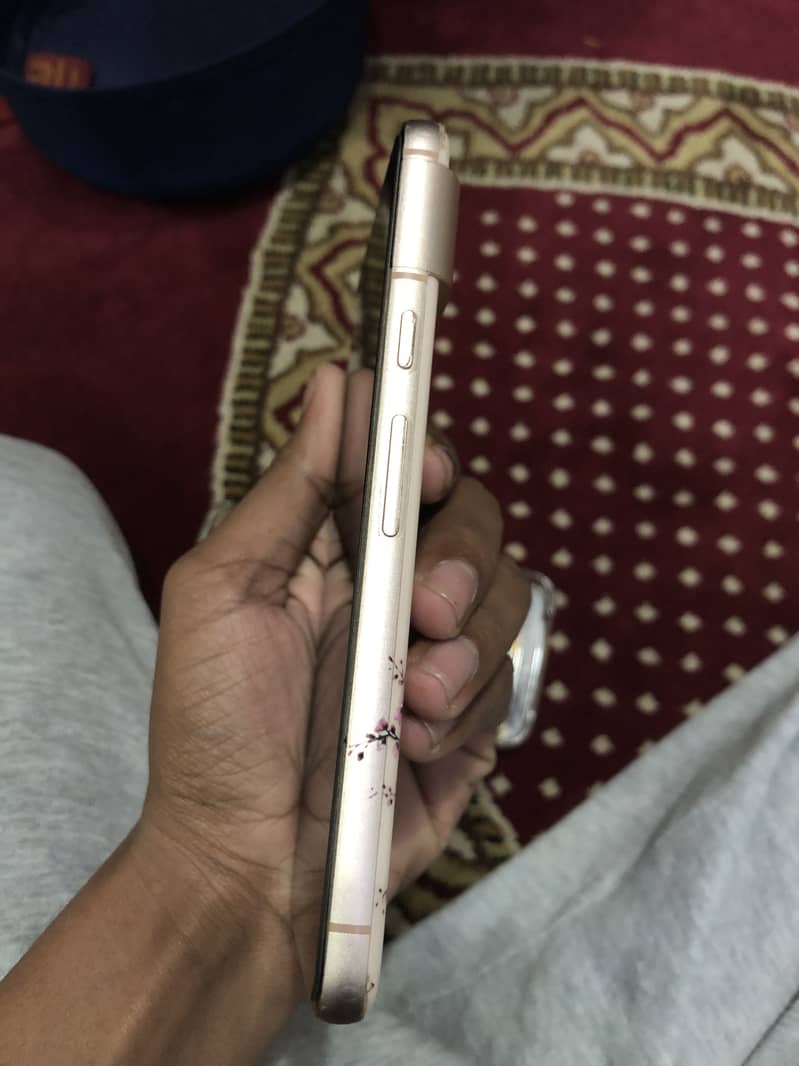 Google Pixel 8 4