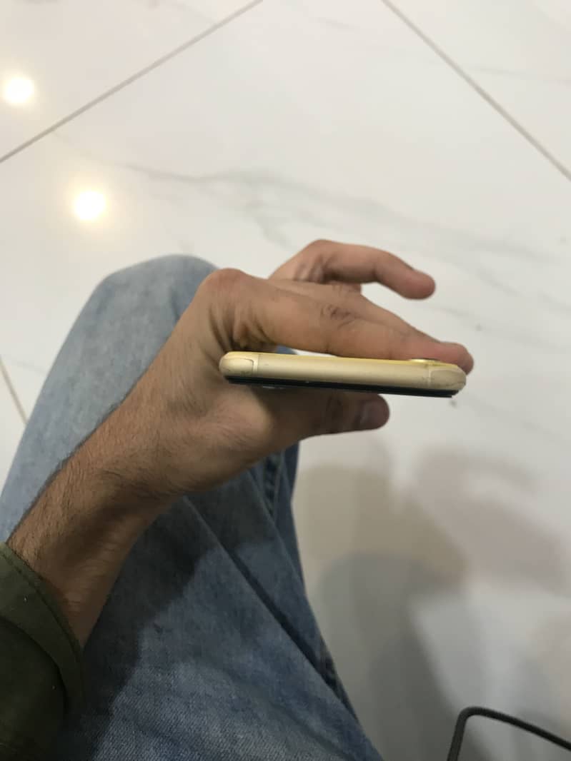 Apple iPhone XR 5