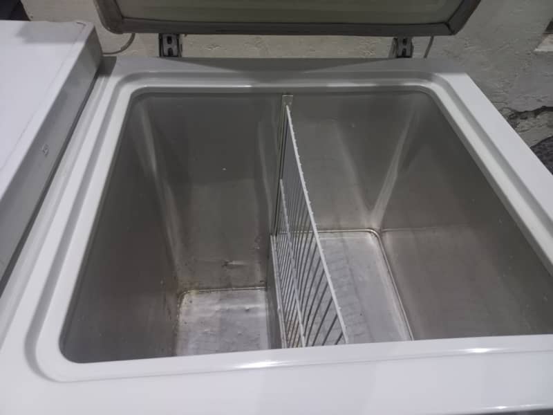 Dawlance Deep Freezer 2