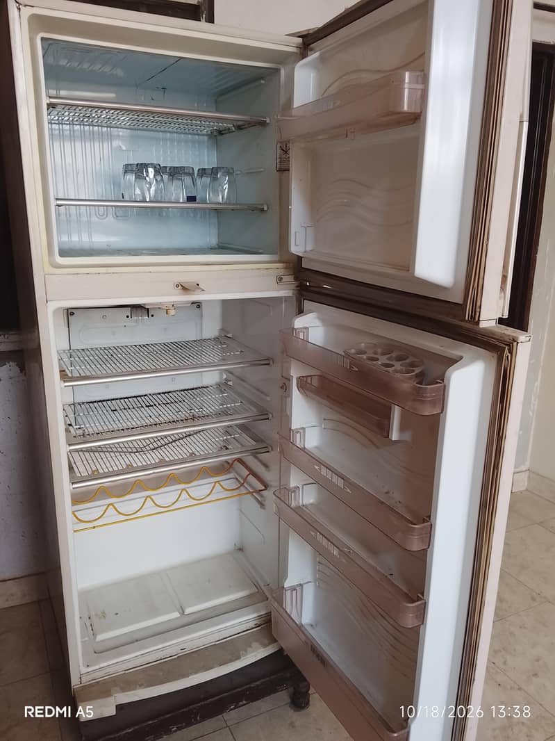 dowlance fridge 0