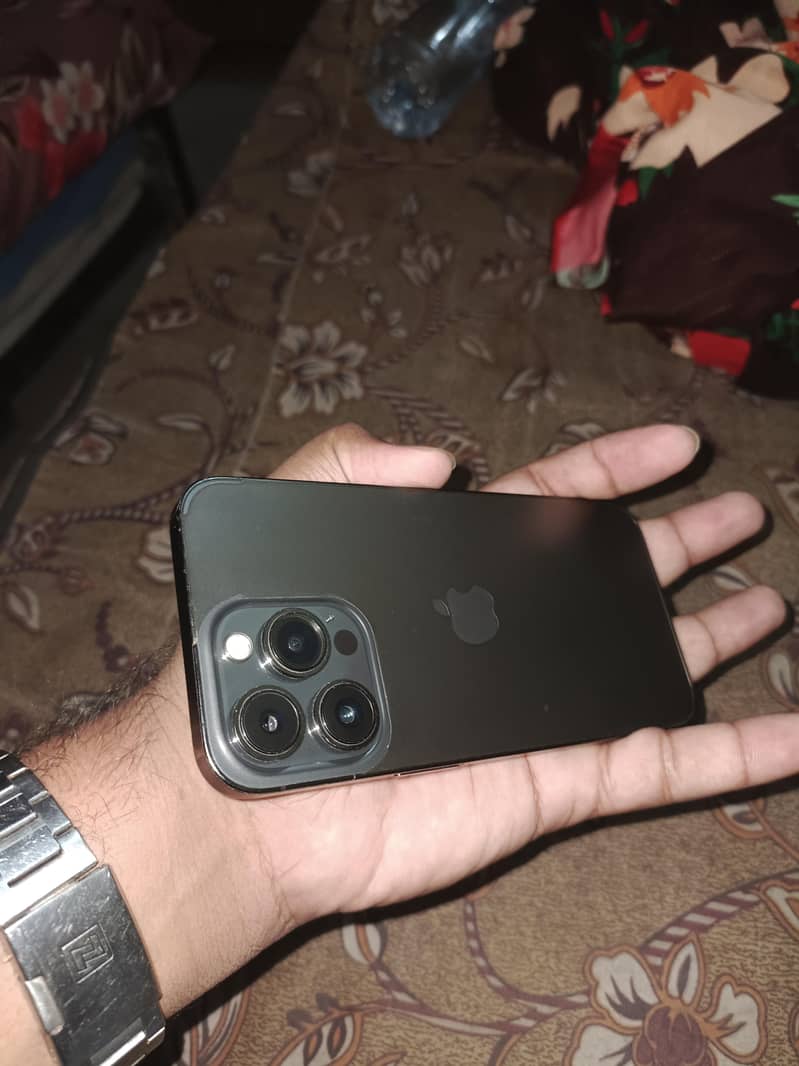 Apple iPhone 13 Pro 0