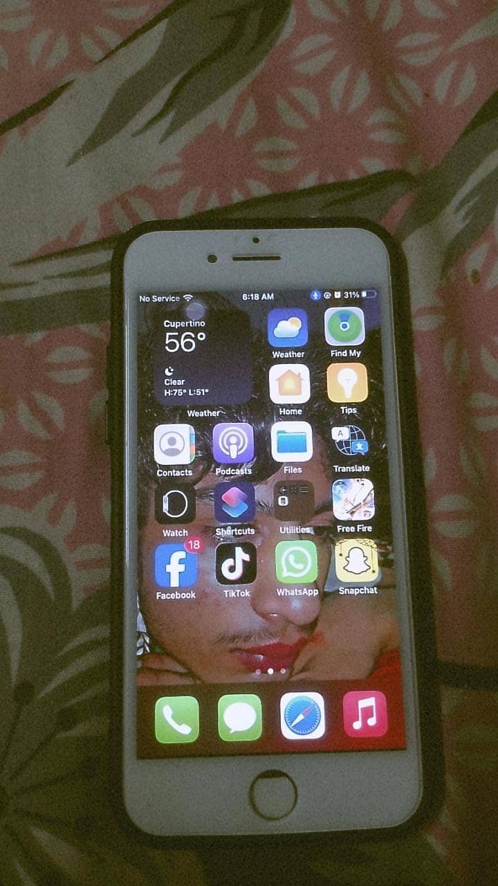 Apple iPhone 7 3
