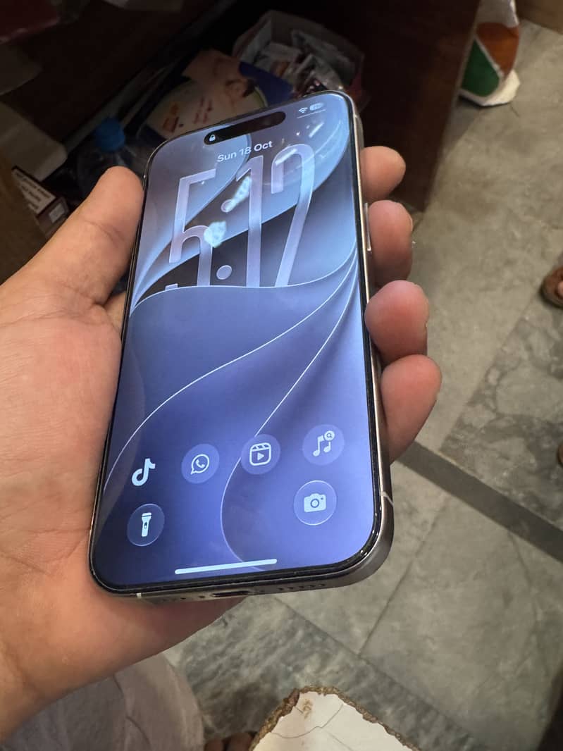 Apple iPhone 15 Pro 0